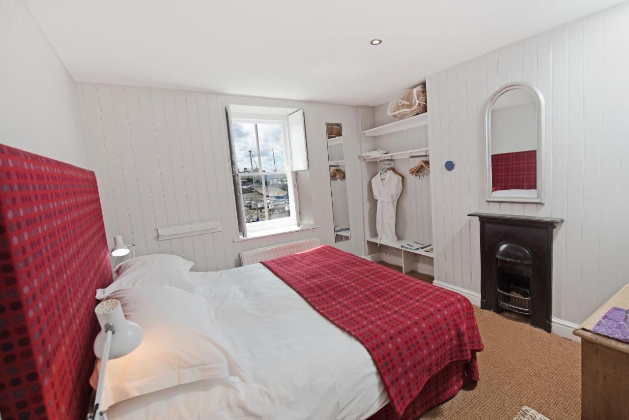 Harbourmaster Hotel Aberaeron Dış mekan fotoğraf