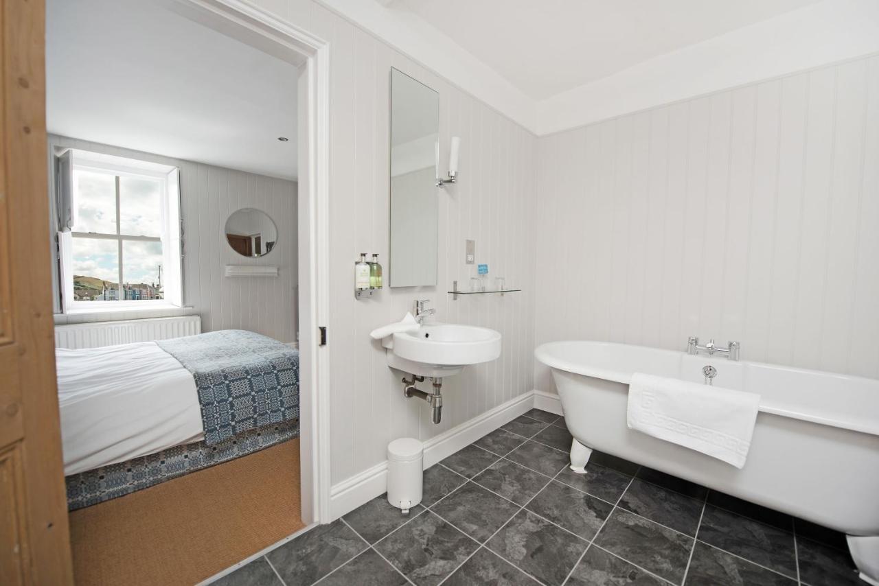 Harbourmaster Hotel Aberaeron Dış mekan fotoğraf