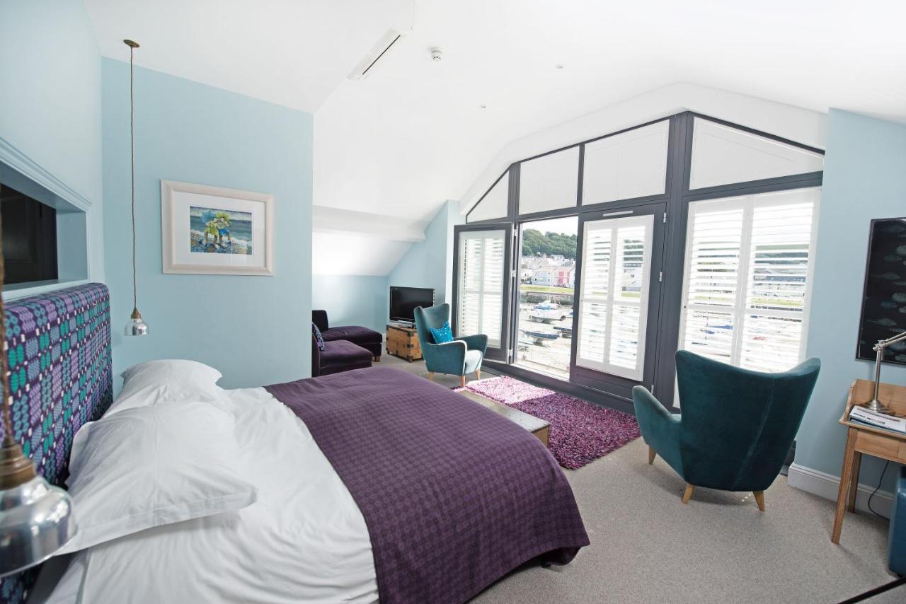 Harbourmaster Hotel Aberaeron Dış mekan fotoğraf